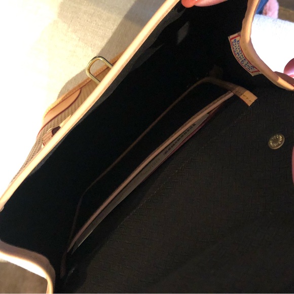NWT Dooney and Bourke Beige/Tan Cabrio Leather Flap Bag w/ Strap & Gold Accents - Picture 6 of 13
